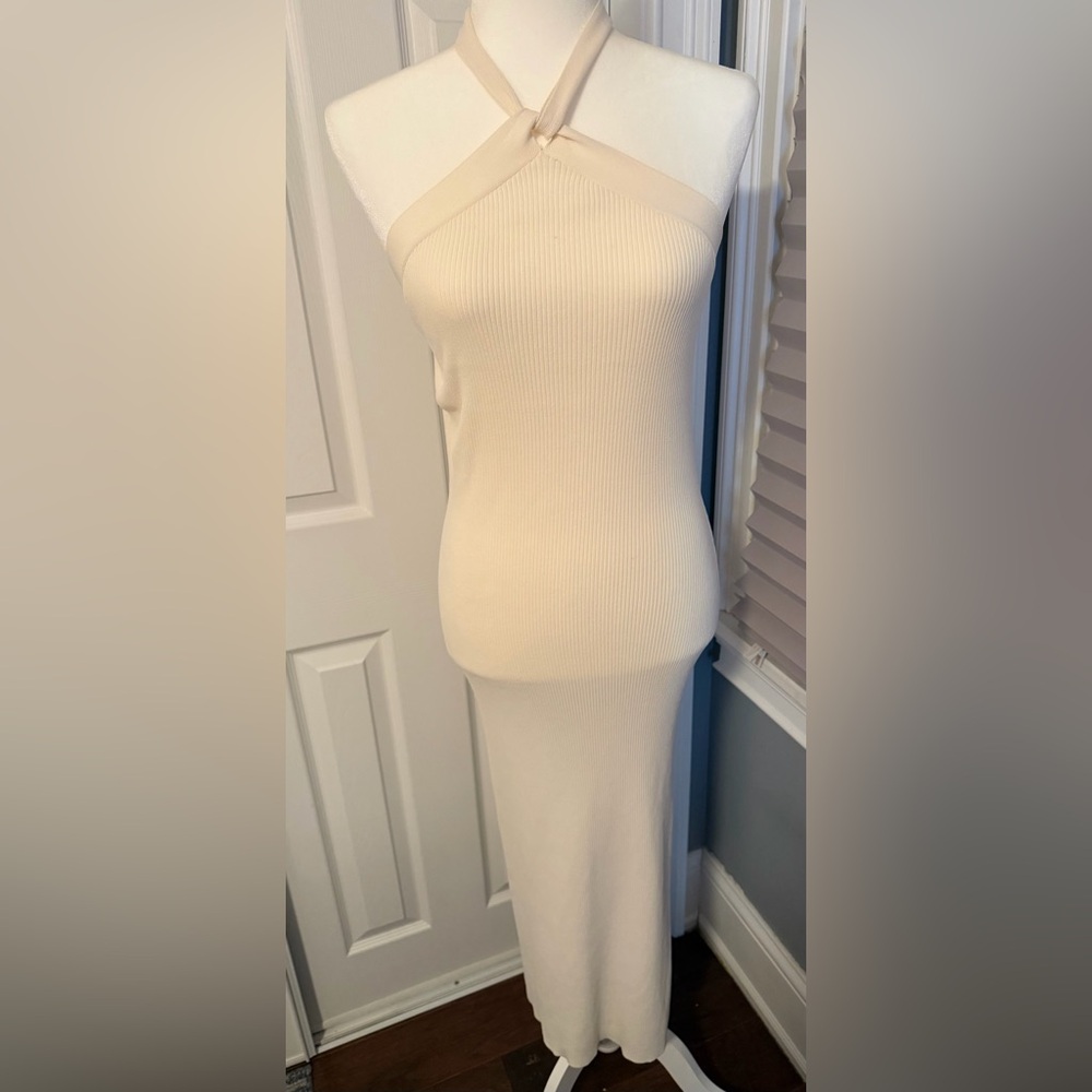 Aritzia Wilfred Ribbed Halter Dress in Ivory
Women’s Size: M - Picture 4 of 9